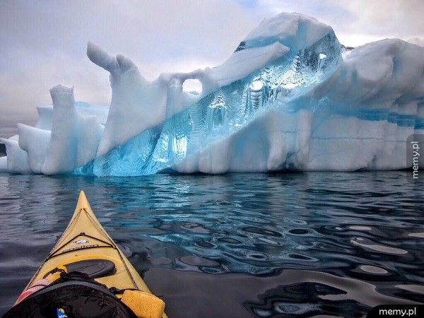 Niesamowita góra lodowa w Nowej Fundlandii