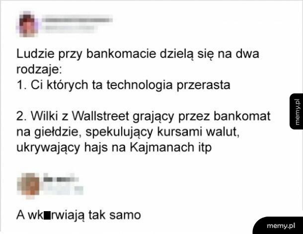 Ludzie przy bankomacie