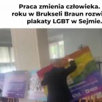Grzegorz Braun rozwiesza plakaty LGBT w sejmie!